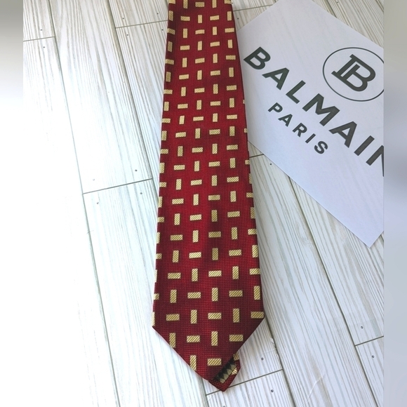 Balmain Vintage Couture Geometric Print Silk Men's Necktie in Red and Gold - Picture 4 of 11